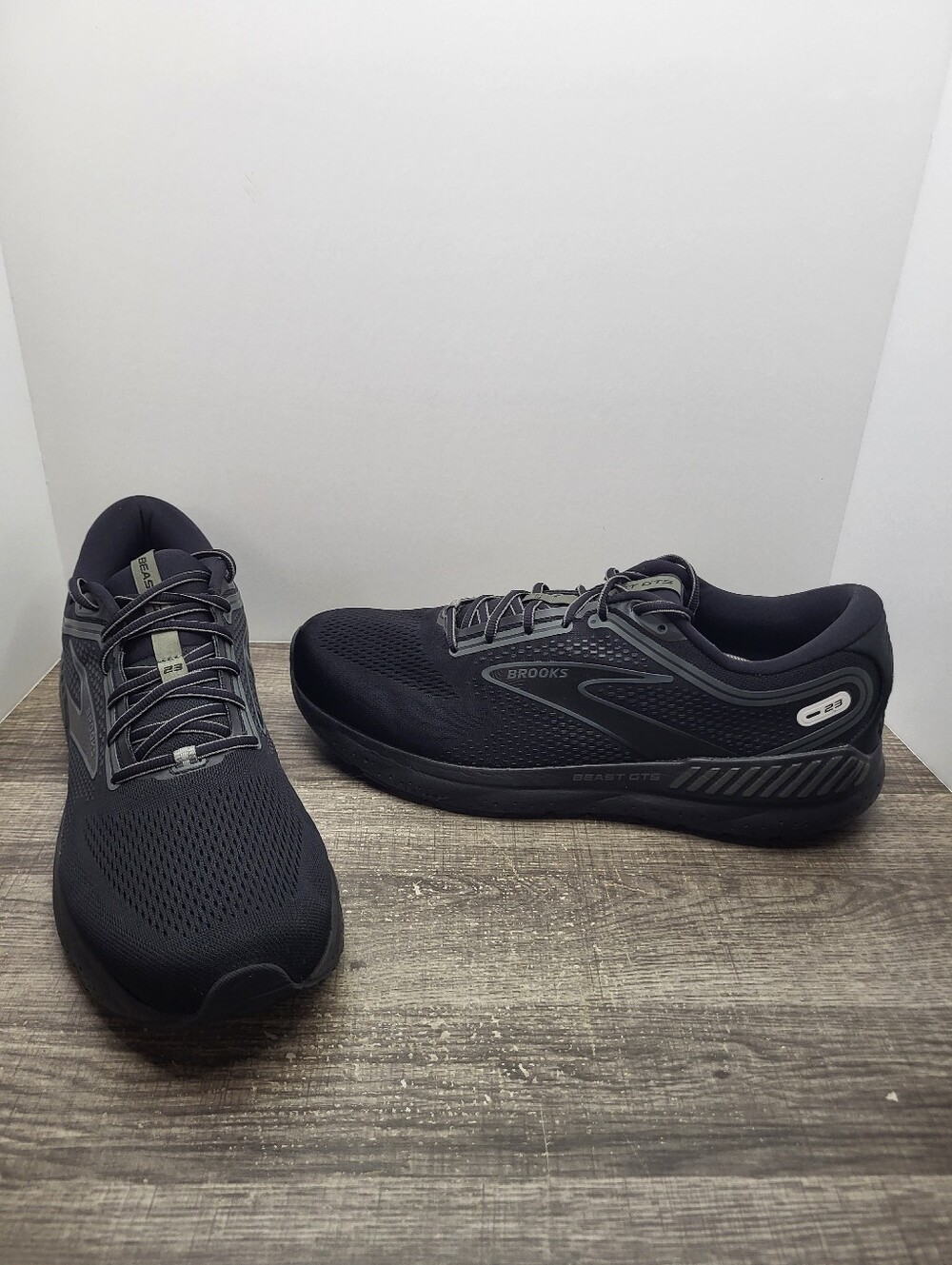 Brooks Beast GTS 23 Black Running Shoes Sneakers Mens Size 14 D